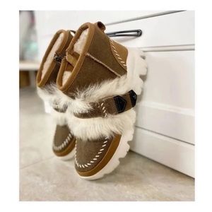UGG | Fluff punk ankle chestnut boots size (7)